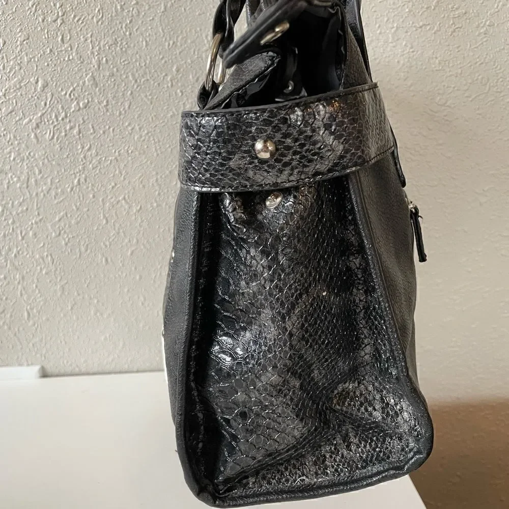 Sag Harbor Gray and Black Faux Snake Skin Handbag EUC